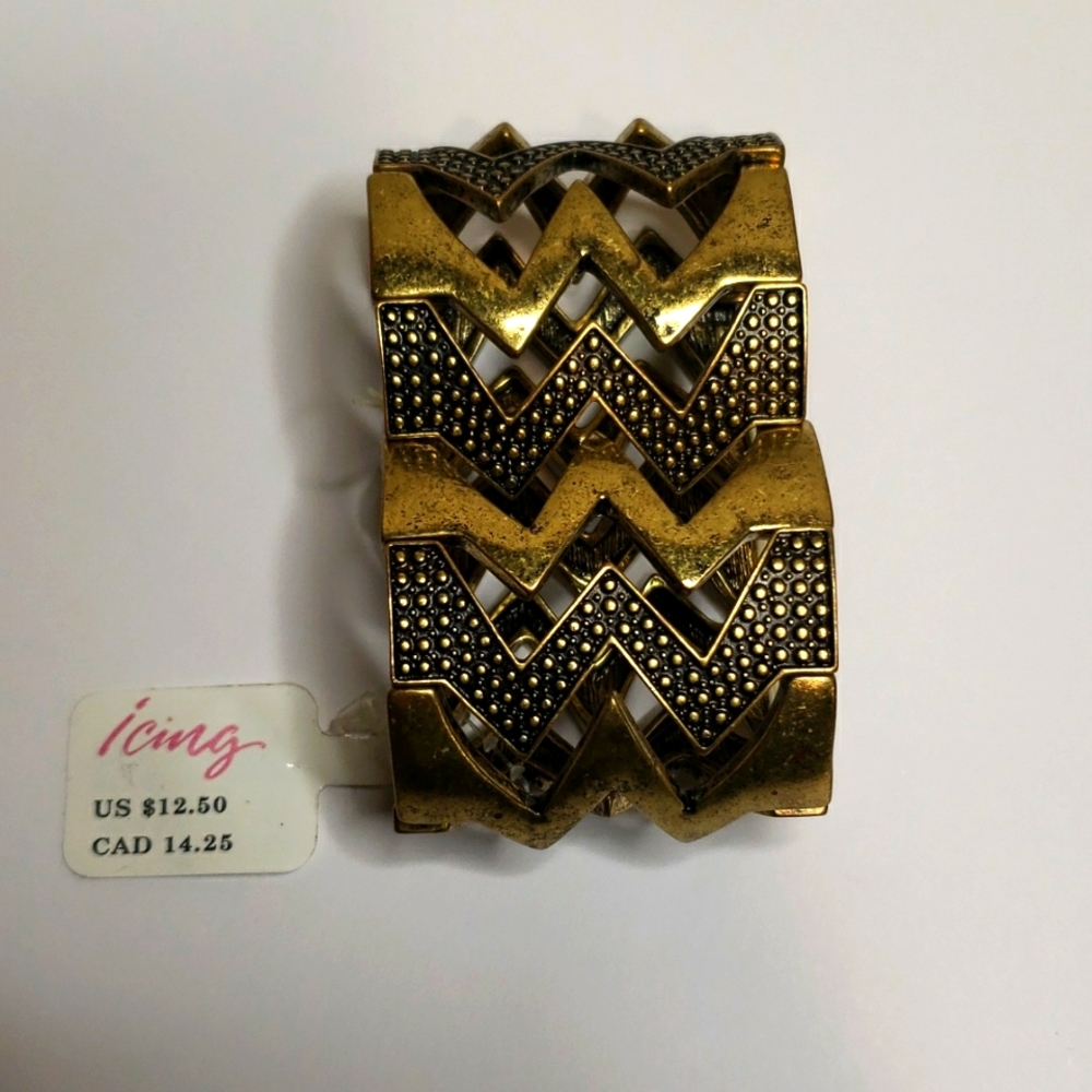NWT, ICING bracelet, gold zigzag, elastic band